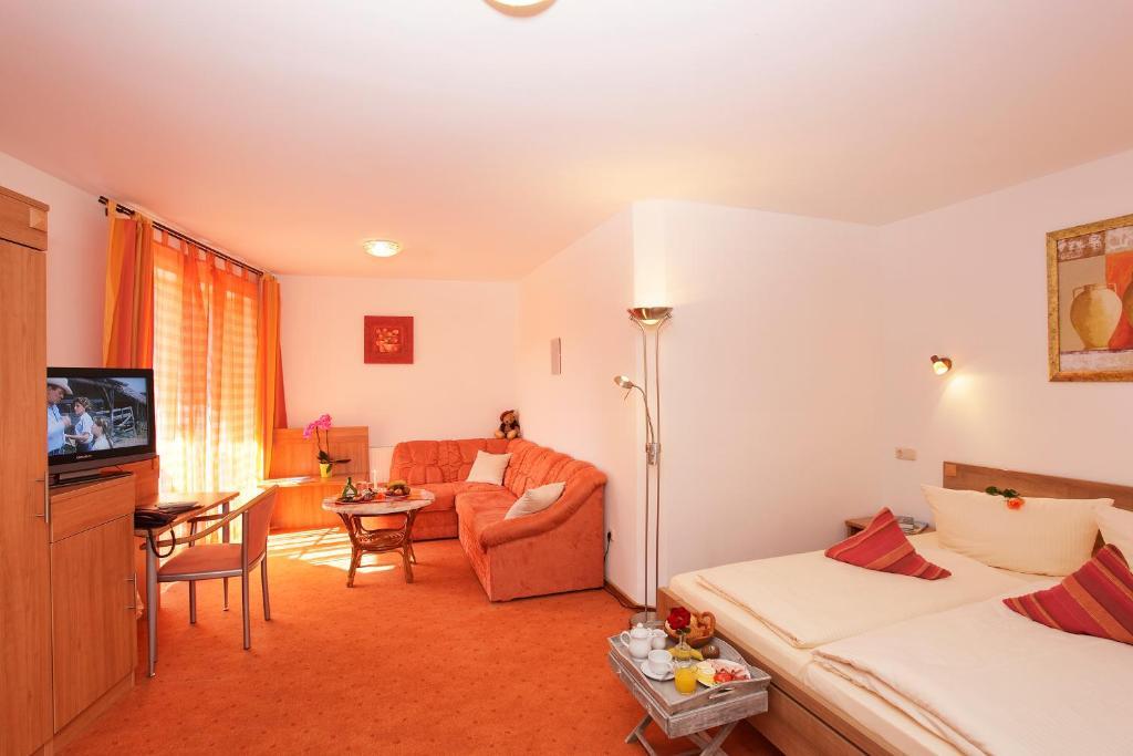 Land- Und Aktivhotel Altmuehlaue Bad Rodach Bilik gambar